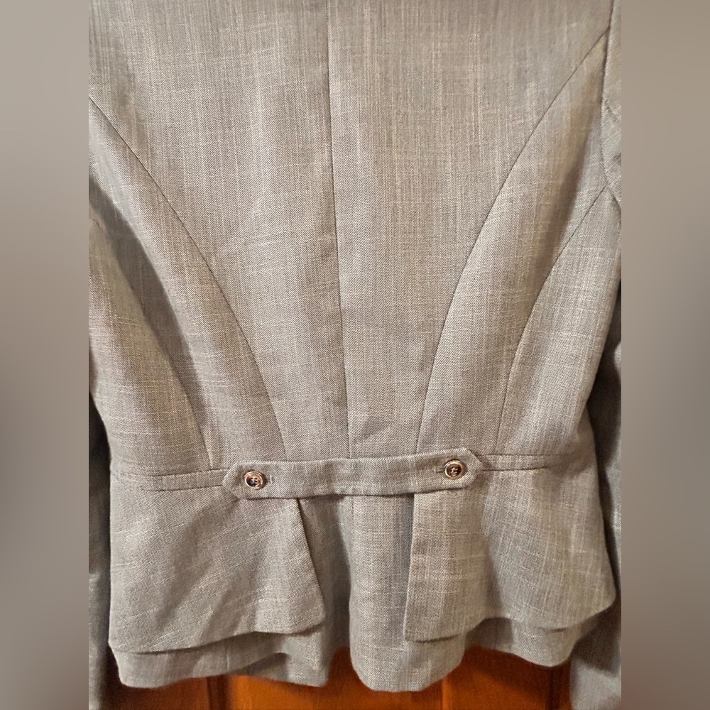 White House Black Market Gray & White lined Blazer size 10 - Picture 7 of 12